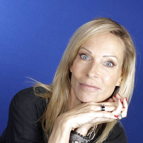 Rebecca Hampton pose pour notre photographe à Paris, France, le 12 novembre 2024. Photo par VIM/ABACAPRESS.COM