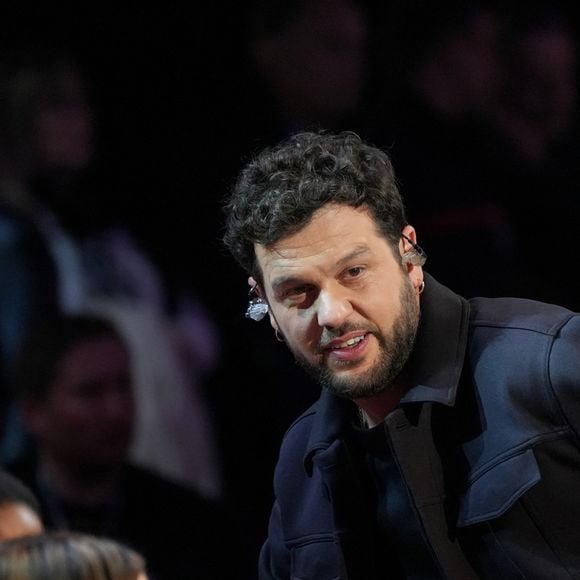 Claudio Capéo lors de la deuxième soirée de la 39ème édition du Téléthon sur France 2 aux Studios du Lendit à Saint-Denis, France, le 6 décembre 2025. Les trente heures du Téléthon 2025 s'achèvent sur un compteur de 83,5 millions d'euros. © Anne-Sophie Guebey/Bestimage