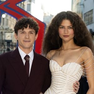 Depuis leur rencontre sur le tournage de "Spider-Man : Homecoming", Tom Holland et Zendaya forment l'un des couples les plus appréciés d'Hollywood.
Tom Holland et Zendaya lors de l'avant-première de Spider-Man: Brand New Day, à Leicester Square, à Londres.
© GOFF / BESTIMAGE