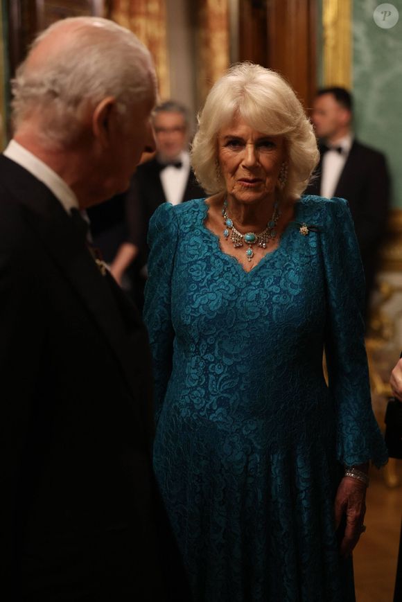 Le roi Charles III d'Angleterre et Camilla Parker Bowles, reine consort d'Angleterre, au banquet d'Etat en leur honneur au palais du Quirinale à Rome, le 9 avril 2025. (Imago/PsnewZ/Bestimage).