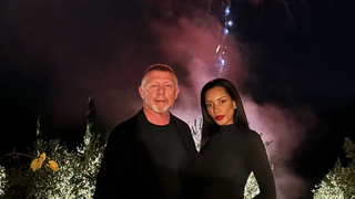 Cette légende du tennis s’affiche à Milan pour les Jeux Olympiques avec sa compagne de 23 ans sa cadette et leur nouveau né