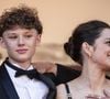 Très discrète sur sa vie familiale, l’actrice tient à préserver ses enfants de l’exposition médiatique.

Marcel Canet et sa mère Marion Cotillard - Montée des marches du film « Karma » lors du 79ème Festival International du Film de Cannes, le 15 mai 2026. © Jacovides-Moreau / Bestimage