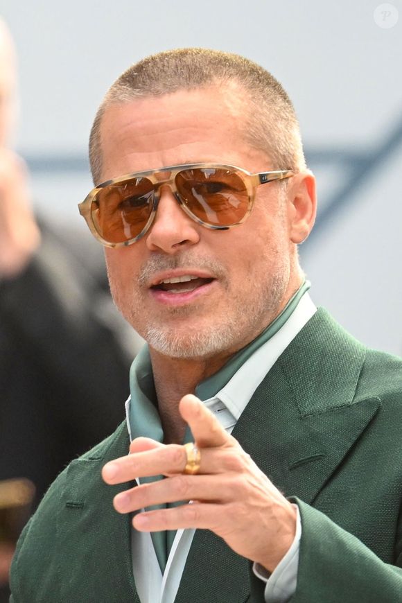 Brad Pitt à la première européenne de ‘F1 The Movie’ au Cineworld, Leicester Square à Londres, en Angleterre. © Backgrid UK/ Bestimage