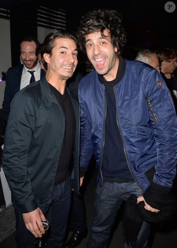 Jérémy Ferrari et Max Boublil - Cocktail pour le lancement du livre "Les bonnes chansons ne meurent jamais" de J. Sanchez au NoLita à Paris, le 4 novembre 2015. © Veeren/Bestimage