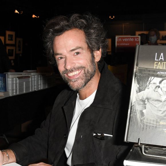 Romain Duris lors de l'inauguration de l'exposition "Feroce" de Romain Duris à l'espace Franquin lors du festival du film francophone de Angoulême le 24 août 2021.

© Coadic Guirec / Bestimage