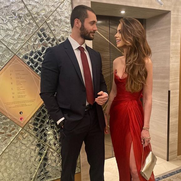 Louis Sarkozy avec sa femme Natali. Instagram @husicsarkozynatali