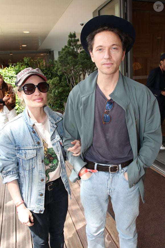 Mélanie Thierry et Raphaël - au village (Jour 5) lors des Internationaux de France de Tennis de Roland Garros 2022

© Bertrand Rindoff Petroff / Bestimage