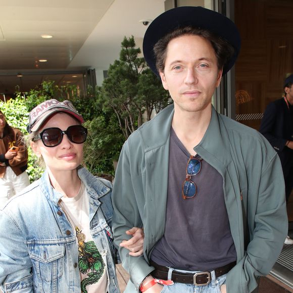 Mélanie Thierry et Raphaël - au village (Jour 5) lors des Internationaux de France de Tennis de Roland Garros 2022

© Bertrand Rindoff Petroff / Bestimage
