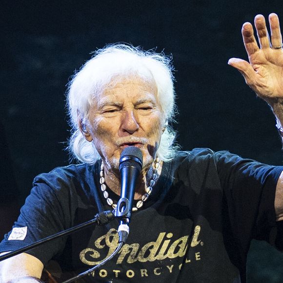Âgé de 96 ans, Hugues Aufray ne lâche rien et ne compte pas prendre sa retraite tout de suite. 

Hugues Aufray en concert au Zenith de Rouen. © Pierre Perusseau/Bestimage