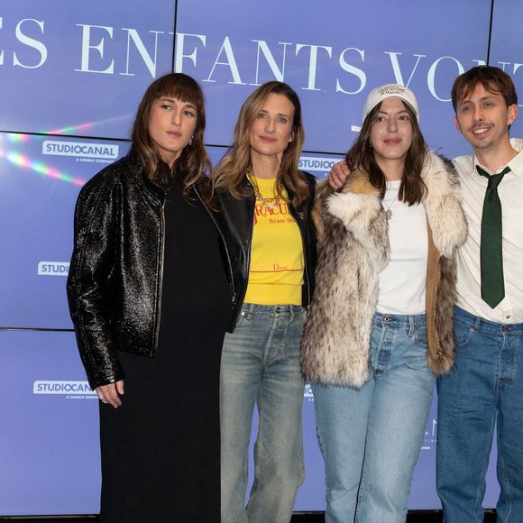 Une nouvelle étape s'annonce dans la vie de la chanteuse 

Juliette Armanet, Camille Cottin, Monia Chokri et Nathan Ambrosioni assistent à l'avant-première de 'Les enfants vont bien' au cinéma UGC Les Halles, à Paris, France, le 18 novembre 2025. Photo par Mireille Ampilhac/ABACAPRESS.COM