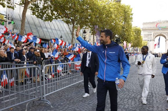 Tony Estanguet, président du comité d'organisation des Jeux Olympiques et Paralympiques de Paris 2024 - La "Parade des Champions" des Jeux Olympiques et Paralympiques de Paris2024, sur les Champs-Elysées. Paris, le 14 septembre 2024.
© Romauld Meigneux/Pool/Bestimage