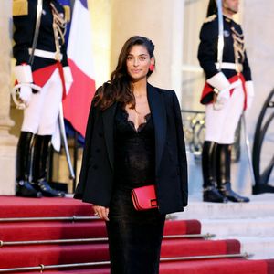 Tatiana Silva est enceinte de son premier enfant
Tatiana Silva (enceinte, ancienne miss Belgique) arrivant au dîner d'état au palais de l'Elysée à Paris en l'honneur de la visite du roi et de la reine de Belgique en France.

© Dominique Jacovides / Bestimage