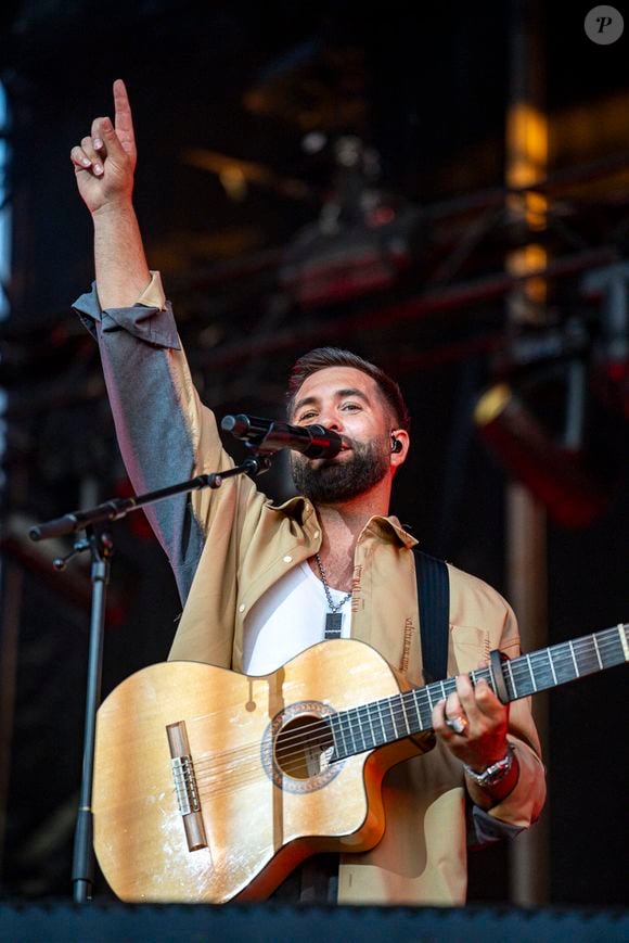 Kendji Girac en concert lors du festival de musique du Printemps de Perouges au Chateau de Saint-Maurice-de-Remens le 29 juin 2025. © Sandrine Thesillat / PsNewZ / Bestimage