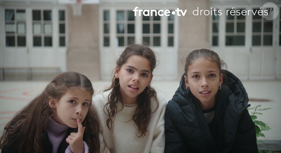 Lila Debbouze se livre ainsi sur la place des filles non pas dans la société mais dans la cour de l'école.

Lila, la fille de Mélissa Theuriau et Jamel Debbouze, apparaît dans "Le Temps des femmes", un documentaire diffusé sur France 2 le 16 décembre 2025.