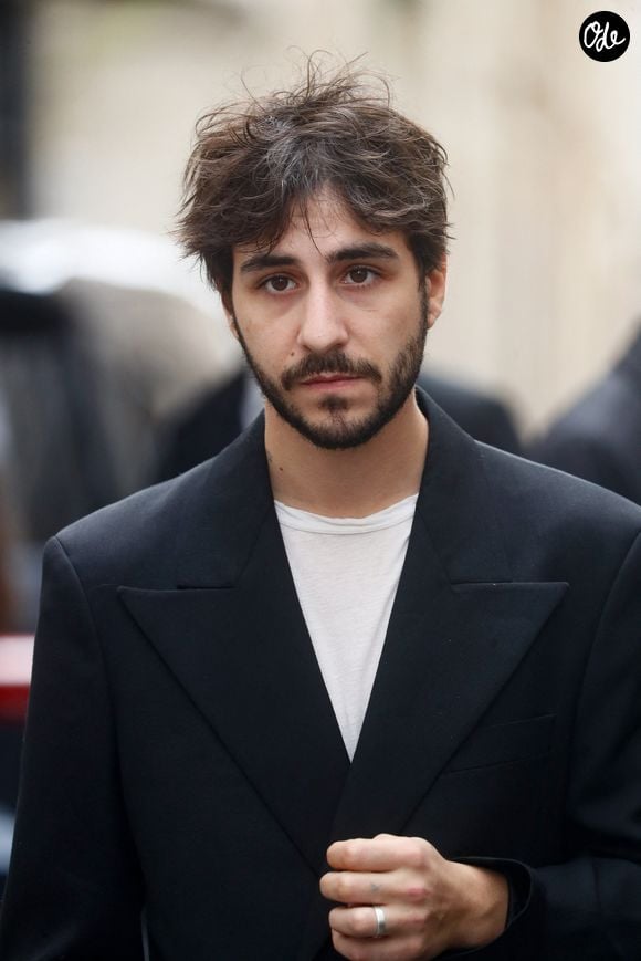 Le fils de Charlotte Gainsbourg avait alors reconnu que lui et son associé avaient dû apprendre "sur le tas". 

Ben Attal lors de la cérémonie de dévoilement de la plaque "Maison des Illustres" de la Maison Gainsbourg à Paris, France, le 2 avril 2024. © Christophe Clovis/Bestimage