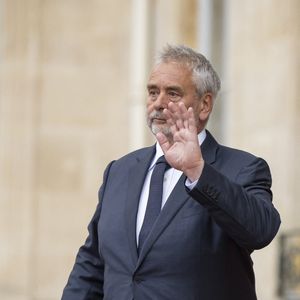 Le cinéaste français Luc Besson arrive pour assister à un dîner d'État officiel dans le cadre de la visite d'État de deux jours du président chinois en France, au palais de l'Élysée à Paris, le 6 mai 2024.Photo by Eliot Blondet/ABACAPRESS.COM