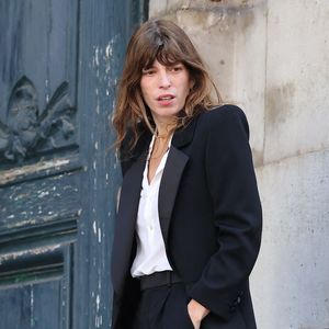 Lou Doillon - Arrivées des célébrités aux obsèques de Jane Birkin en l'église Saint-Roch à Paris. Le 24 juillet 2023. © Jacovides-KD Niko / Bestimage
