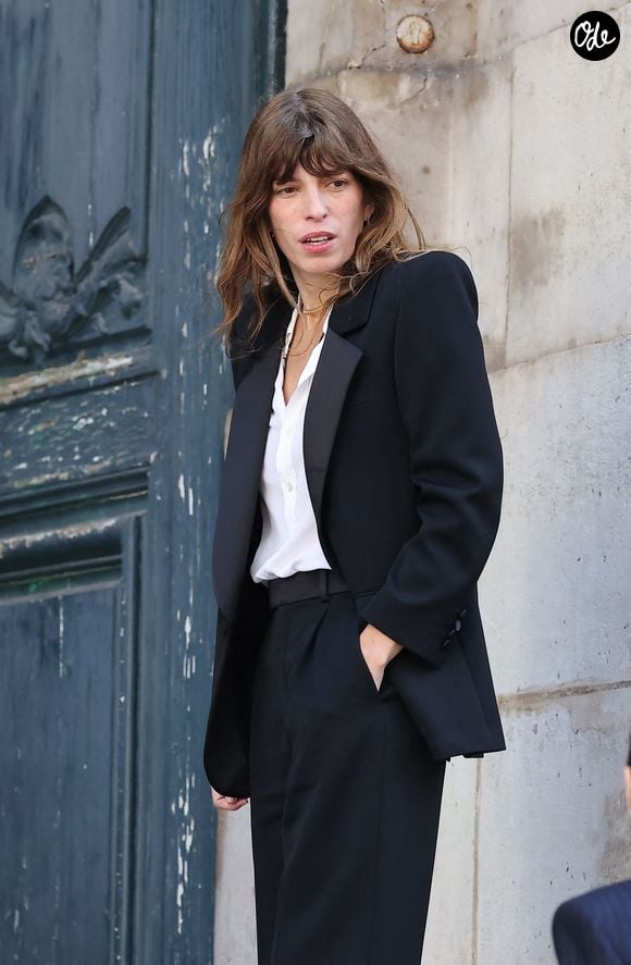 Lou Doillon - Arrivées des célébrités aux obsèques de Jane Birkin en l'église Saint-Roch à Paris. Le 24 juillet 2023. © Jacovides-KD Niko / Bestimage