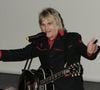 Mike Peters vient de nous quitter
Mike Peters interprétant une chanson avant la projection de gala de Vinyl, à l'Empire Leicester Square dans le centre de Londres. Photo par Yui Mok/PA Wire/ Abaca