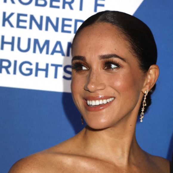MEGHAN MARKLE, la duchesse de Sussex, vue lors de l'arrivée sur le tapis rouge du Robert F. Kennedy Human Rights Ripple of Hope Gala qui s'est tenu à l'hôtel New York Midtown Hilton le 6 décembre 2022 à New York City, NY, USA. Photo by Nancy Kaszerman/Zuma Press Wire/ABACAPRESS.COM