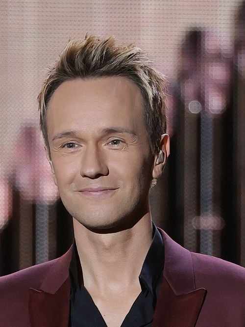 "Ils se sont même privés pour me louer une chambre de bonne" : Cyril Féraud raconte les sacrifices de ses parents avant la célébrité