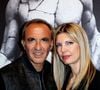 Parents de deux enfants, Agathe et Andreas, nés respectivement en 2012 et 2016, ils préservent leur quotidien des regards extérieurs. 

Nikos Aliagas et sa femme Tina - Vernissage de l'exposition "Les grands âges", photographies de Nikos Aliagas au musée de l'Homme à Paris le 7 avril 2026. © Dominique Jacovides/Bestimage