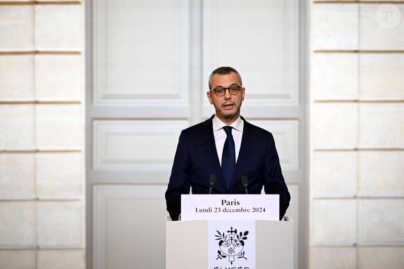 Alexis Kohler, Secrétaire général de l’Elysée, annonce la composition du nouveau gouvernement à Paris, nommé par le Président de la République E.Macron, sur proposition du Premier ministre F.Bayrou, le lundi 23 décembre 2024 à 18h30, au Palais de l’Elysée.
© Jeanne Accorsini / Pool / Bestimage