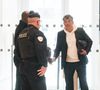 "Dans un monde où l'on parle souvent à ma place, je préfère vous le dire moi-même : l'immobilier est et restera mon métier, ma passion, et je suis toujours pleinement actif."

Stéphane Plaza arrive pour le verdict de son procès pour violences sur deux anciennes compagnes, à Paris, France, le 18 février 2025. © Christophe Clovis/Bestimage