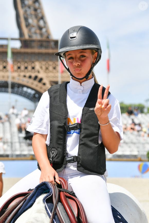 Le 28 septembre, il a été photographié par "Closer" en plein footing avec sa fille Giulia au bois de Boulogne.

Giulia Sarkozy sur Valentine lors de la coupe Kids Cup L'Envol lors du Longines Paris Eiffel Jumping le 20 juin 2025

© Perusseau / Veeren / Bestimage