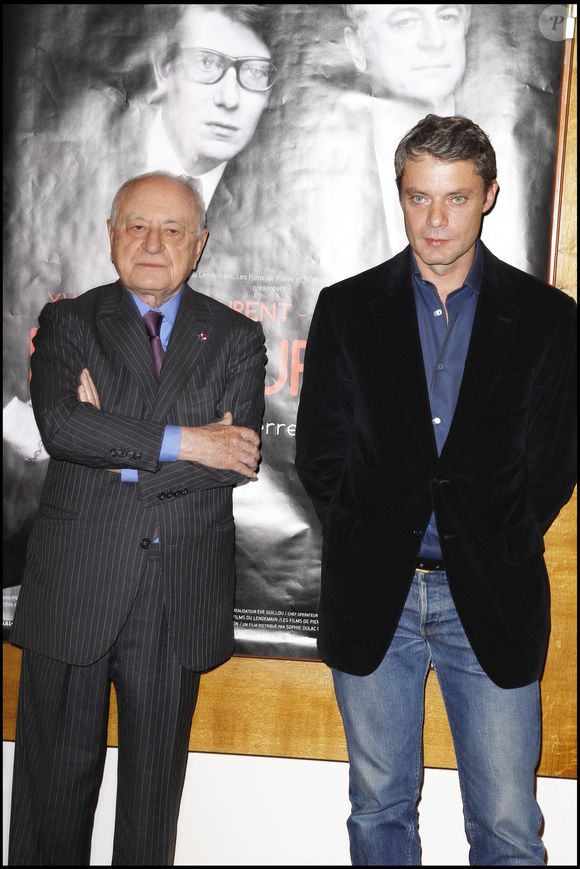 Un sclupteur célèbre
Pierre Bergé, Pierre Thorreton - Première du film "Yves Saint Laurent" au cinéma l'Arlequin à Paris  OLIVIER BORDE / BESTIMAGE