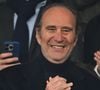 Cette demeure néoclassique, célèbre pour son salon central richement décoré, fut autrefois le théâtre des réceptions de la favorite de Louis XV. 

Xavier Niel - Célébrités dans les tribunes du match de Ligue des Champions entre le PSG contre le Bayern de Munich (1-2) au Parc des Princes à Paris le 4 novembre 2025. © Christian Liewig/Bestimage