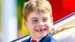 Louis de Galles exquis à Trooping The Colour : ses petites dents et son imitation de Charles régalent l'assemblée