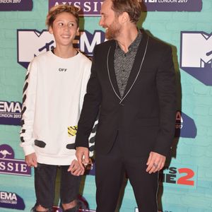 David Guetta et son fils Tim Elvis à la soirée MTV Europe Music Awards au Arena Wembley à Londres, le 12 novembre 2017 © CPA/Bestimage