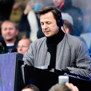 Une décision mûrement réfléchie pour celui qui a offert un concert d'anthologie à ses fans. 

Martin Solveig fait un set lors du match de Ligue 1 Uber Eats "Troyes - Saint-Etienne" au Stade de l'Aube, le 21 novembre 2021.
©Federico Pestellini / Panoramic / Bestimage