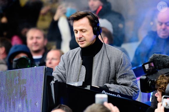 Une décision mûrement réfléchie pour celui qui a offert un concert d'anthologie à ses fans. 

Martin Solveig fait un set lors du match de Ligue 1 Uber Eats "Troyes - Saint-Etienne" au Stade de l'Aube, le 21 novembre 2021.
©Federico Pestellini / Panoramic / Bestimage