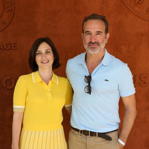 Jean Dujardin et sa femme Nathalie Péchalat au village lors des internationaux de France Roland Garros à Paris, le 13 juin 2021. 

© Dominique Jacovides / Bestimage