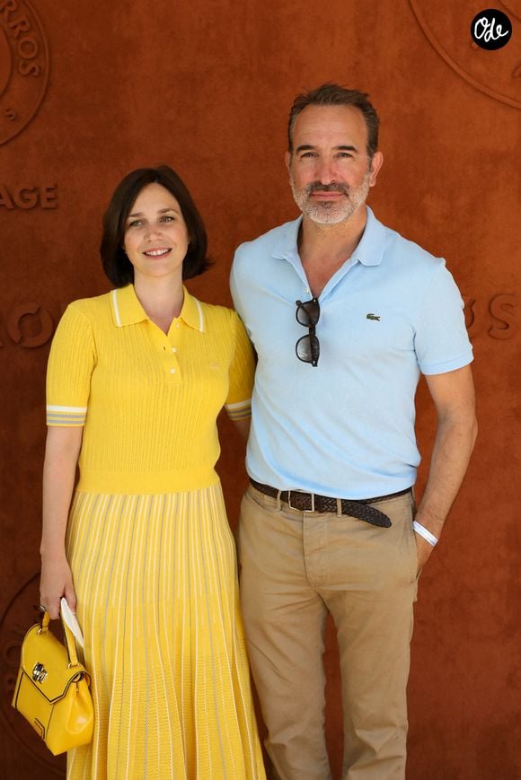 Jean Dujardin et sa femme Nathalie Péchalat au village lors des internationaux de France Roland Garros à Paris, le 13 juin 2021. 

© Dominique Jacovides / Bestimage