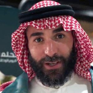 Photo d'archives - Le joueur de football français Karim Benzema est vu en train de danser la traditionnelle "aardha", parfois également connue sous le nom de "danse de l'épée", alors qu'il célèbre avec son club "Al-Ittihad", la fête nationale saoudienne (23 septembre), à Jeddah, Royaume d'Arabie Saoudite, le 27 septembre 2023. Photo by Balkis Press/ABACAPRESS.COM