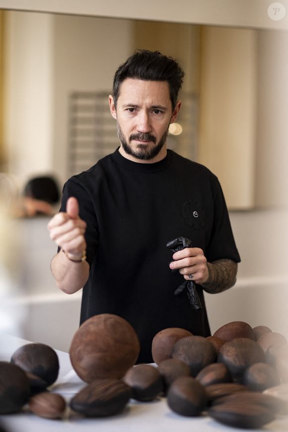 Le parquet de Paris n’a pas encore communiqué sur l’enquête.

Exclusif - Le pâtissier star Cedric Grolet dans sa boutique à Paris le 4 mars 2024.

© Pierre Perusseau / Tiziano Da Silva / Bestimage