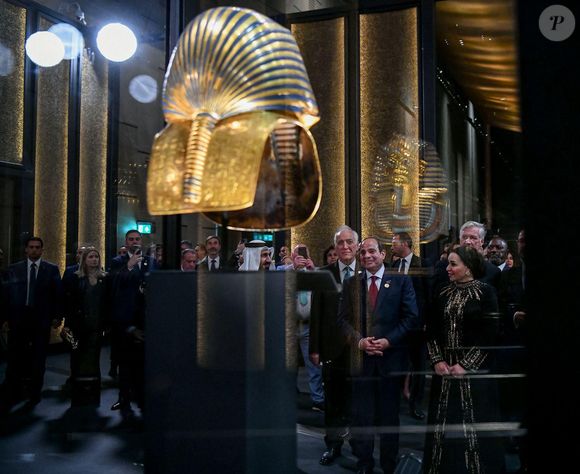 Le président égyptien Abdel Fattah Al-Sisi et la Première dame Entissar Al-Sisi assistent à la cérémonie d'inauguration du Grand Musée égyptien au Caire, en présence de délégations d'environ 80 pays, de représentants d'organisations internationales et régionales et de grandes entreprises mondiales. © Zuma Press/PsnewZ/Bestimage