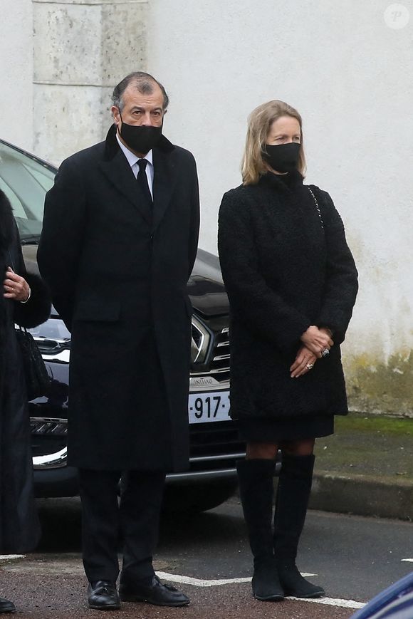 Selon Capital, les résultats sont mêmes "historiques" puisqu'il s'agit de "près de 2 milliards d’euros de chiffre d’affaires (+17%), 174 millions de résultat opérationnel et 99 millions de résultat net en 2023, pour un volume d’affaires en hausse de 10% sur le premier semestre 2024".

Henri Giscard d'Estaing et sa femme Ina - Obsèques de l’ancien président Valéry Giscard d'Estaing en l’église Saint Hilaire à Authon dans le Loir-et-Cher le 5 décembre 2020.