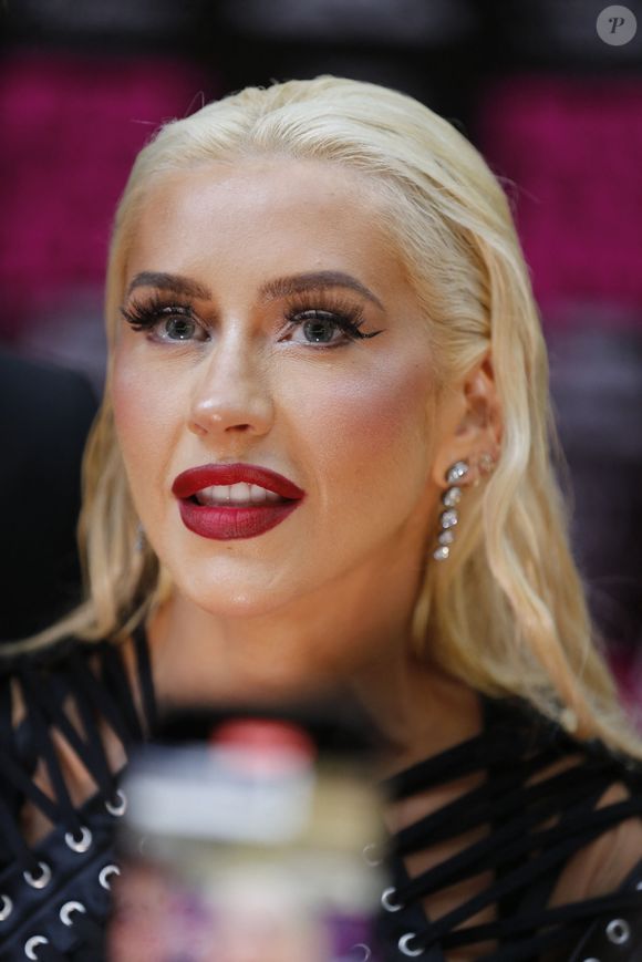 Christina Aguilera, Mika, Charlotte Cardin ou encore Bob Sinclar seront également présents.

Londres, ROYAUME-UNI Burlesque the Musical, basé sur le film de Steven Antin avec Christina Aguilera et Cher, est en avant-première au Savoy Theatre jusqu'au 6 septembre 2025.