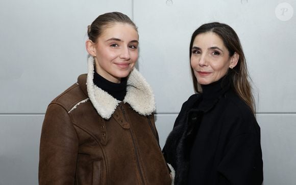 Exclusif - La princesse Clotilde Courau de Savoie et sa fille Vittoria de Savoie - Vernissage de l'exposition "Liaisons dangereuses & Métamorphoses" du créateur Elie Top à l'occasion de ses 10 ans de création chez Christie's à Paris le 27 janvier 2025. © Denis Guignebourg/BestImage
