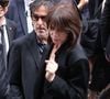 avait expliqué lors du podcast Revue Madame Figaro. Loin d'idéaliser leur quotidien, elle avait déclaré qu'avec son chéri réalisateur, ils n'étaient pas “à l’abri de la séparation".

Charlotte Gainsbourg et Yvan Attal - Sorties des célébrités aux obsèques de Jane Birkin en l'église Saint-Roch à Paris. Le 24 juillet 2023
© Jacovides-KD Niko / Bestimage