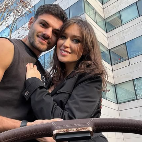 En interview, elle se confie justement sur cette différence d'âge.

Elsa Bois et son compagnon Alexis sont devenus parents du petit Eden.