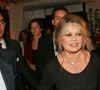 Ils avaient en fait l'interdiction de pénétrer dans le salon de la maison

Archives - Brigitte Bardot et son mari Bernard d'Ormale lors de la 6ème édition du Festival de la fiction TV à Saint-Tropez, le 18 septembre 2004. © Frédéric Piau/Bestimage