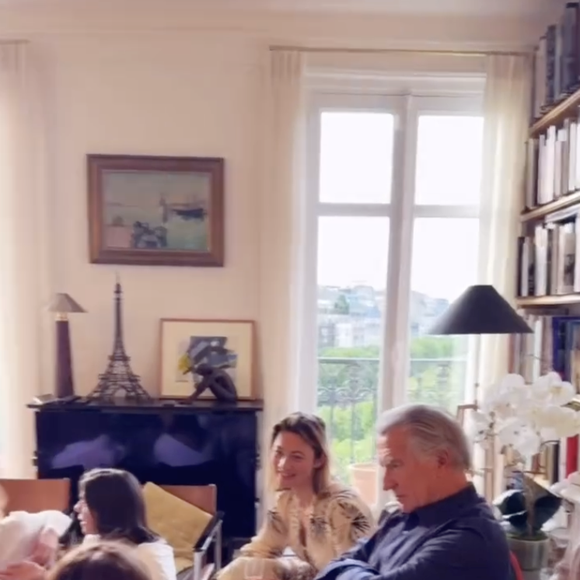 Retrouvailles entre les membres de "William à midi" chez William Leymergie et Sophie Davant à Paris.