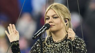 "Je l'ai banni de ma vie" : Louane a tiré un trait sur une astuce beauté qui ne la met pas du tout en valeur