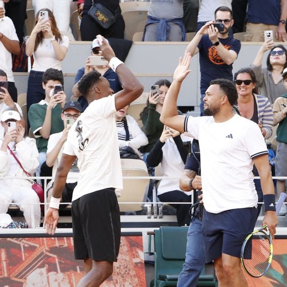 Gael Monfils, Jo-Wilfried Tsonga - Soirée "Gael & Friends" à Roland Garros sur le court Philippe Chatrierà Paris le 21 mai 2026. © Marc Ausset-Lacroix/Bestimage