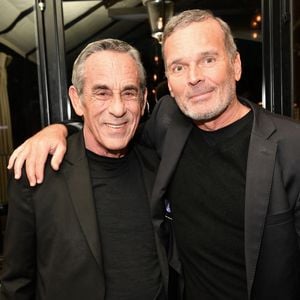 Exclusif - Thierry Ardisson, Laurent Baffie - Laurent Baffie fête son succès littéraire "1 Million de livres vendus" aux Deux Magots à Paris le 8 mars 2023. © Veeren/Bestimage
